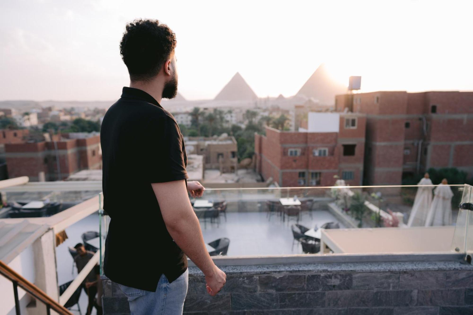 Tuya Pyramids Inn Kafret el-Gabal Eksteriør billede