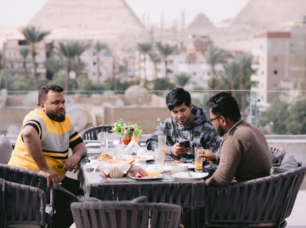 Tuya Pyramids Inn Kafret el-Gabal Eksteriør billede