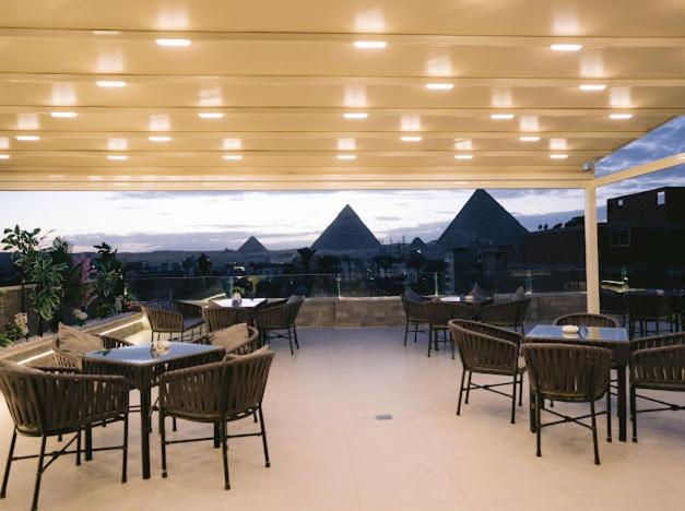 Tuya Pyramids Inn Kafret el-Gabal Eksteriør billede