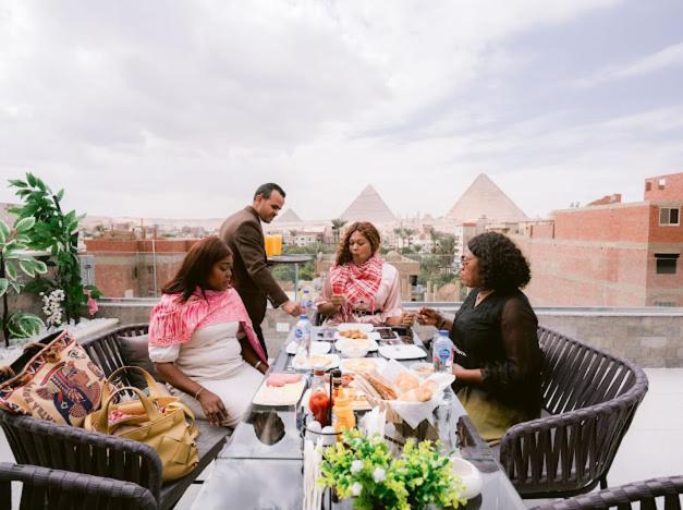 Tuya Pyramids Inn Kafret el-Gabal Eksteriør billede