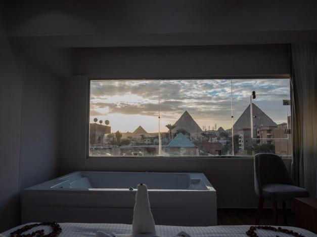 Tuya Pyramids Inn Kafret el-Gabal Eksteriør billede